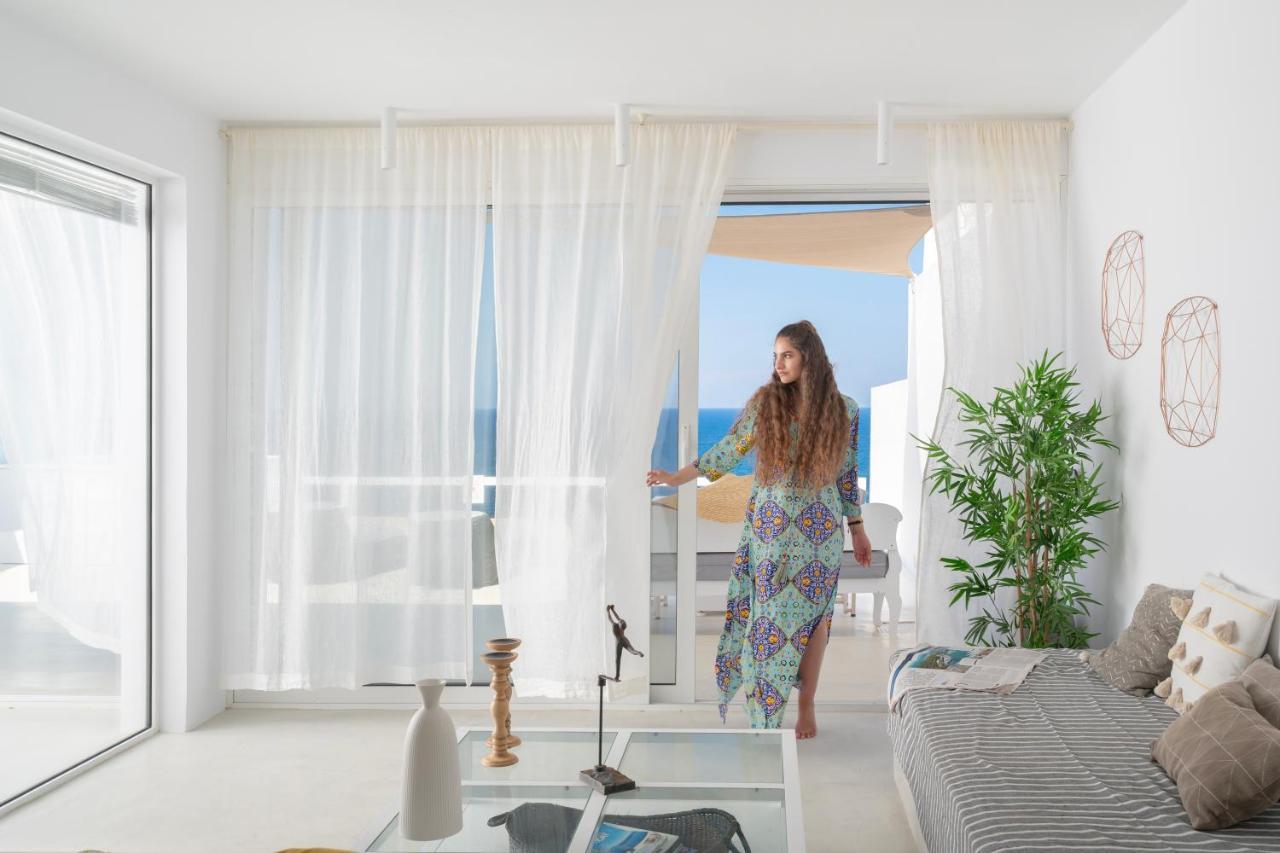 Infinite Blue Luxury Suites Fira  Dış mekan fotoğraf